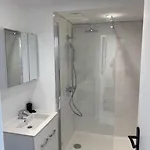 New Duplex Centre Avec Terrasse Et Parking Клермон-Ферран
