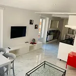 New Duplex Centre Avec Terrasse Et Parking Апартаменты Клермон-Ферран